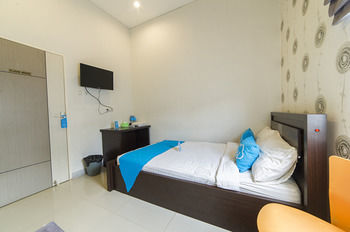 ホテルAiry Syariah Pemurus Baru Bumi Mas Raya 25 Banjarmasin バンジ ャ ルマシン エクステリア 写真