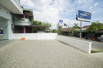 ホテルAiry Syariah Pemurus Baru Bumi Mas Raya 25 Banjarmasin バンジ ャ ルマシン エクステリア 写真